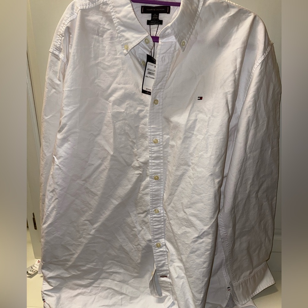 Tommy Hilfiger. Men’s regular fit button up. New with tags size XXL